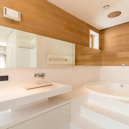 P&O Serviced Apartments Sienna Exclusive ワルシャワ