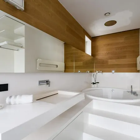 P&O Serviced Apartments Sienna Exclusive Apartament